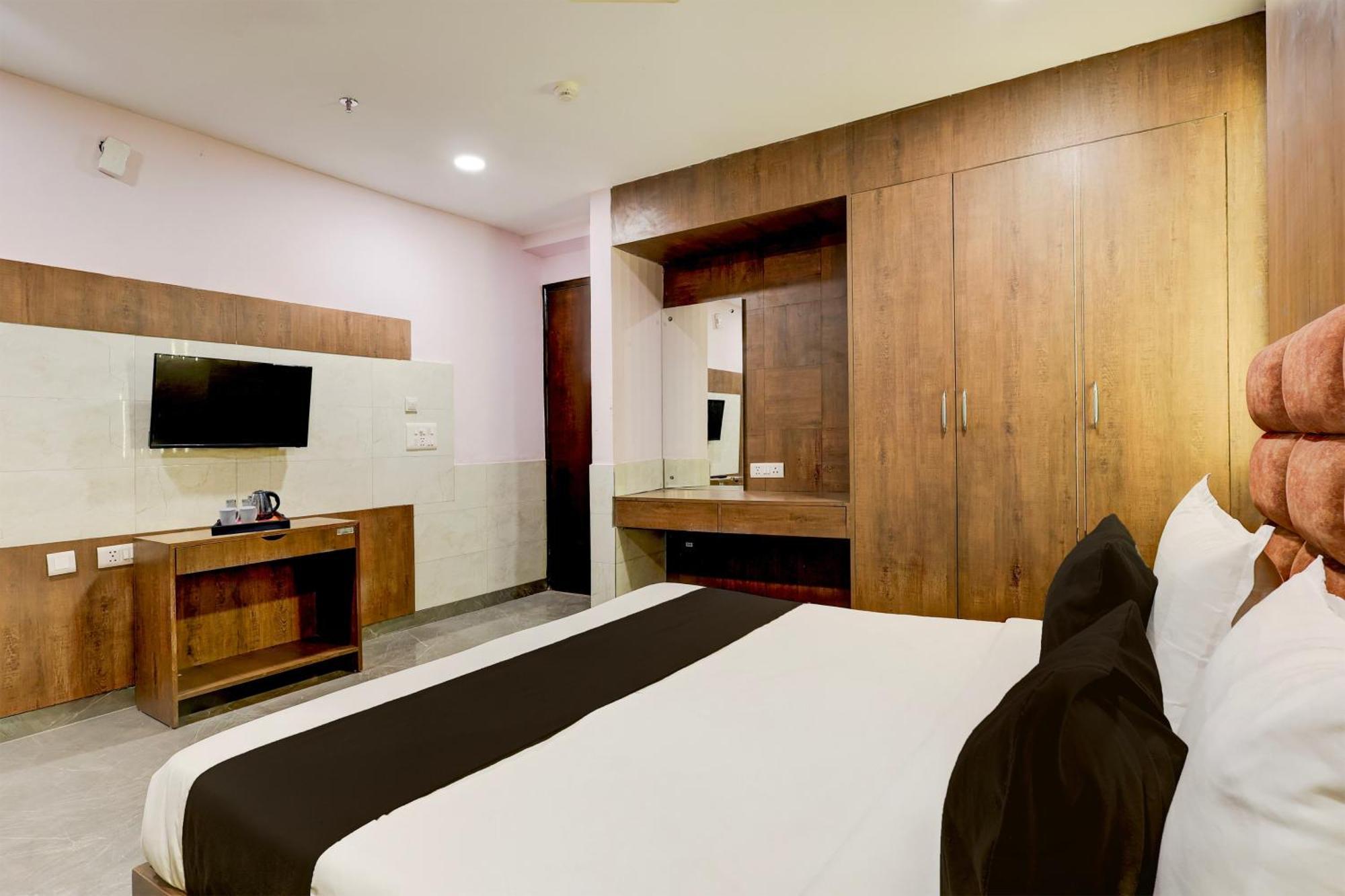 Super Hotel O Alipur Narela Kültér fotó